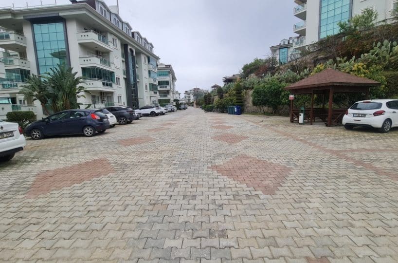 Fully furnished two-room apartment in Alanya Oba for sale